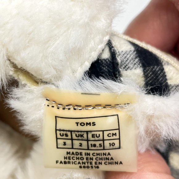 TOMS Buffalo Plaid Infant Boots Size 3 Moccasins Furry - Picture 8 of 8